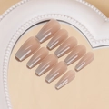 Press-on nails in nude gradient with white flowers on a heart-shaped mirror tray - By1486 / Phototherapy Glue Style
