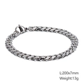 Bracelet gourmette en acier inoxydable argenté de 7 mm avec fermoir mousqueton sur fond blanc - Style de Largeur 7mm (KB126684-Z)
