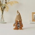 Gnome à café tricoté avec nattes orange et tasse miniature pour déco intérieure - Marron Café Femme