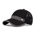 Gorra de béisbol de malla en negro y gris con diseño transpirable y logo metálico - Negro