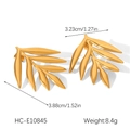 Detalle de pendientes de hoja de oro 18K con medidas y textura de metal pulido fino - Forma de Hoja(HC-E10845)