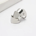 Primer plano del anillo articulado de tres secciones con acabado de metal plateado - Plateado