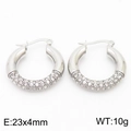 Elegantes pendientes de aro geométricos plateados con circonitas blancas y medidas - Color Acero (KE110164-KFC)