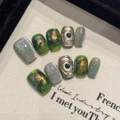 Uñas postizas artesanales ojo de gato esmeralda con pan de oro y detalles metal - XS / Esmeralda