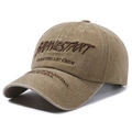 Casquette de baseball en coton lavé kaki avec broderies vintage et visière incurvée chic - Kaki