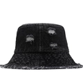 Cappello a secchiello in denim nero invecchiato con dettagli strappati e bordi sfilacciati - M (56-58cm) / Nero Distressed