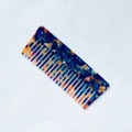 Pettine per capelli quadrato in acetato con motivo marmorizzato blu scuro e arancione - Blu Multicolore