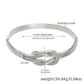 Silberner Edelstahl-Knotenarmreif mit Zirkonia und Maßangaben von 6,0 cm Durchmesser - Stahlfarbener Knoten Mit Zirkonia Inlay Stil (Z510)