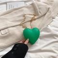 Mini sac bandoulière en forme de cœur cuir vert vif avec élégante chaîne dorée - Vert