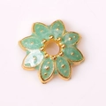 Perle intercalaire fleur en émail vert avec bordure dorée pour la création de bijoux - 7729 Or Vert (8 Pétales)