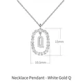 Pendente lettera Q in argento lucido con una corona ovale di zirconi cubici - Stile Lettera Q con Cornice Ovale Incastonata di Strass / 40-50cm Regolabile / Oro bianco