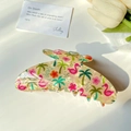 Floral hair claw clip with pink flamingo and green palm tree patterns in beige acrylic - Flamingo 11CM