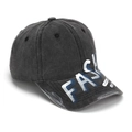 Detail einer gewaschenen Jeans-Baseballkappe mit blau-weißem FASH-Graffiti-Text - Einheitsgröße / Schwarz