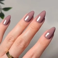 Unghie finte a mandorla lucide color rosa polvere con una finitura a specchio riflettente - Tipo di Colla / Rosa Antico Viola (JP3005)