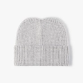 Bonnet en grosse maille gris clair avec large revers pour la chaleur hivernale minimaliste - Gris clair