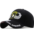 Cappellino tattico nero con ricamo della 101ª divisione aviotrasportata su fondo bianco - Regolabile / Nero