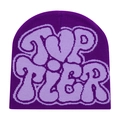 Detalle del gorro de punto morado con letras Top Tier y textura suave - Púrpura