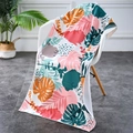 Asciugamano da spiaggia in microfibra con stampe tropicali su sedia bianca in stile nordico - 70*150cm / Monstera