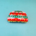 Kerst haarclip in halve cirkelvorm met kleurrijke patronen op een cyaan achtergrond - Gestreept met kerstbomen / 8.2cm