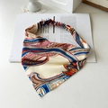 Fascia elastica con stampa paisley blu su tessuto effetto seta per capelli donna - Blu Retrò