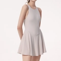 Ärmelloses Sport-Tennis-Kleid in Beige mit hochelastischem A-Linien-Faltenrock - S / Tonweiß