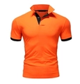 Detail eines orangefarbenen Polo-Shirts für Herren mit Kontrastkragen und Rippbündchen - L / Orange/Schwarz