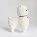 Simpatico alpaca di peluche bianco con morbida pelliccia e collare marrone con campanello - Bianco