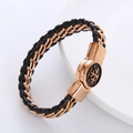Bracciale alla moda in pelle nera e catena in oro rosa con chiusura a croce goffrata - Oro rosa