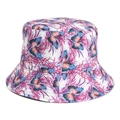 Dettaglio del cappello alla pescatora in tela di cotone con stampa di farfalle colorate - M (56-58cm) / Rosa Rosso