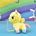 Süßer gelber Einhorn-Plüsch-Schlüsselanhänger mit rosa Flügeln und Schwanz, Seitenansicht - Kugelkette Stil / Gelb