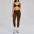 Tweeledige olijfbruine yogaset met sportbeha met kruisbandjes en legging met hoge taille - S / Karamelbruin