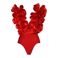 Detalle de bañador rojo con escote en V profundo, volantes multicapa y tejido satinado - S / Traje de baño rojo