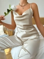 Pyjama-Set aus champagnerfarbenem Seidensatin mit Camisole und Hose in Glanzoptik - S / Khaki
