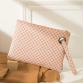 Bolso de mano rosa minimalista con patrón de cocodrilo, estampado geométrico y correa - Estilo redondo geométrico / Rosa