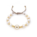 Dettaglio del bracciale di perle barocche con ciondolo a stella e chiusura a scorrimento - Pentagramma