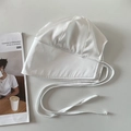 Cappello vintage in raso bianco da donna con lacci per la protezione solare - Bianco