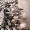 Ciondolo pupazzo di neve in legno con perle e campanello appeso all'albero di Natale - Stile Pupazzo di Neve Natalizio (R-C92)