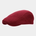 Detalle de la textura de punto burdeos y la visera reforzada de esta gorra de estilo retro - Ajustable / Burdeos