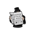 Épinglette en émail avec un personnage tenant un journal titré Ripper Strikes Again - Qhxz1215