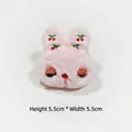 Détail de tête de lapin en peluche rose avec broderie cerise, 5,5cm x 5,5cm - Ouverture Arrière (Accessoire DIY) / Rose Clair