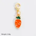 Vista dettagliata del ciondolo carota con dimensioni 27x17mm e chiusura a moschettone - Carota (60753)