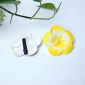 Set of 2 yellow and white gradient frangipani hair clips with pearls and duckbill clip - Yellow Flower Head + Pearl + Clip [4cm]