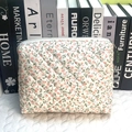 Quilted floral cosmetic bag in cream cotton with pink flower pattern and top zipper - Medium Pink Floral