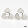 Orecchini a tre petali d'argento con perla bianca centrale dal design moderno elegante - Stile Perla Petalo a Forma di Ventaglio Argentato (PDE841)