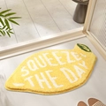 Tappeto da bagno giallo a forma di limone in velluto con scritta Squeeze the Day - 46*76cm / Limone
