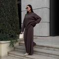 Set due pezzi in maglia marrone caffè scuro con maglione morbido e pantaloni larghi - S / Marrone