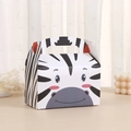 Boîte cadeau zèbre avec poignée pour gâteaux et bonbons dans une ambiance chaleureuse - Zèbre