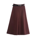 Dettaglio di una gonna lunga a trapezio marrone scuro con cintura in pelle nera e fibbia - S / Rosso Scuro