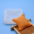 Kussenvormige siliconen mal voor fondantcakes en chocolade met oranje voorbeeldmodel - Kussenvorm