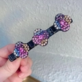 Elegante fermaglio nero per capelli con quattro fiori di strass colorati per acconciature - Trifoglio Colorato
